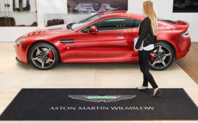 Az üzlet bejáratának megvédése lábtörlő szőnyeggel